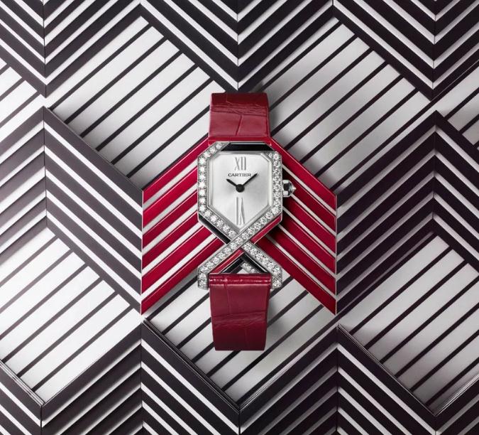 The red leather straps copy watches are decorated with enamels.